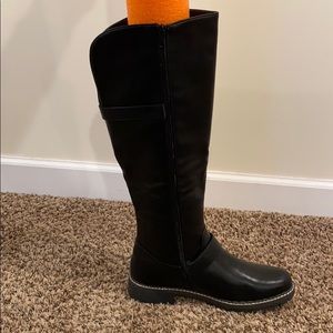 Black Just Fab boots Sz 9